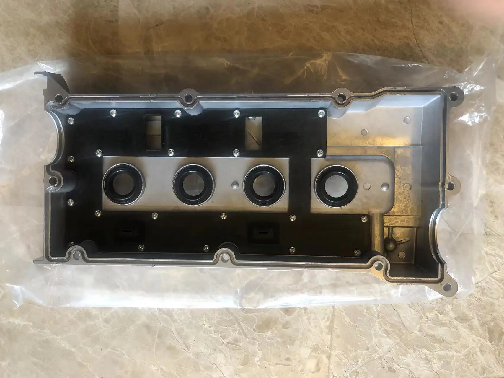 Genuine High Quality Valve Cover OEM 22410-26013 COVER ASSY-ROCKER / 2241026013 for Some Kia Models