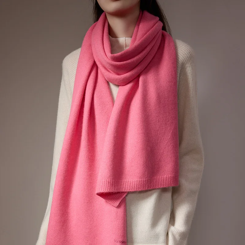

2025Новинка, 100% чистая шерсть, вязаный однотонный ярко-розовый женский шарф, незаменимый для холодной зимы, теплая верхняя одежда, однотонная шаль