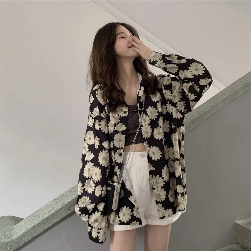 

Женская летняя новая стильная шифоновая рубашка с принтом ромашек, защитная от солнца, модная весенне-осенняя свободная верхняя одежда с длинными рукавами