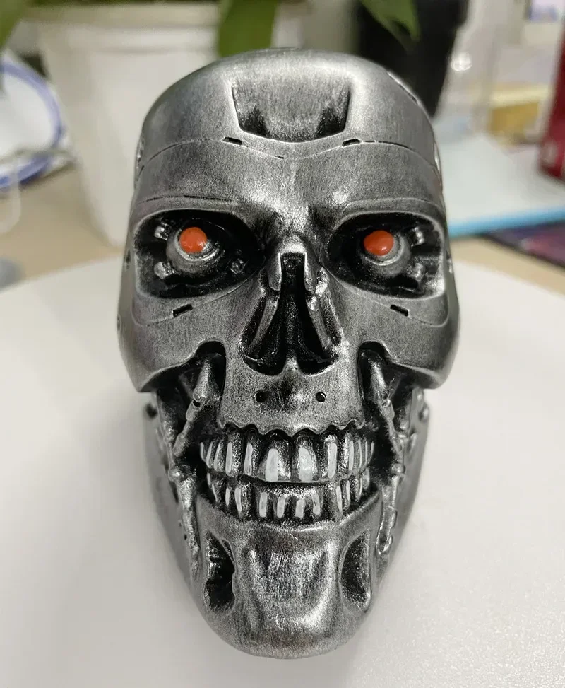 [VIP] 14cm Terminator Skull T800 Arnold Schwarzenegger resin figure statue toy skeleton head Collection model desk decoration