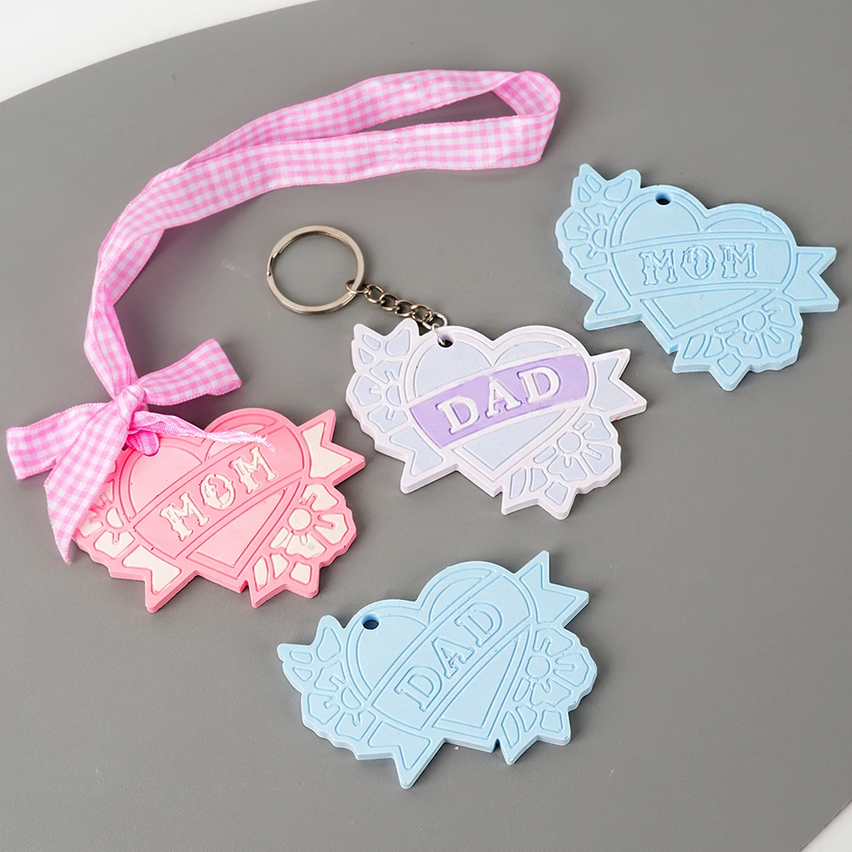 MOM and DAD Letter Silicone Mold Diy Plaster Concrete Creative Keychain Pendant Resin Mold Holiday Decor Craft Mother's Day Gift