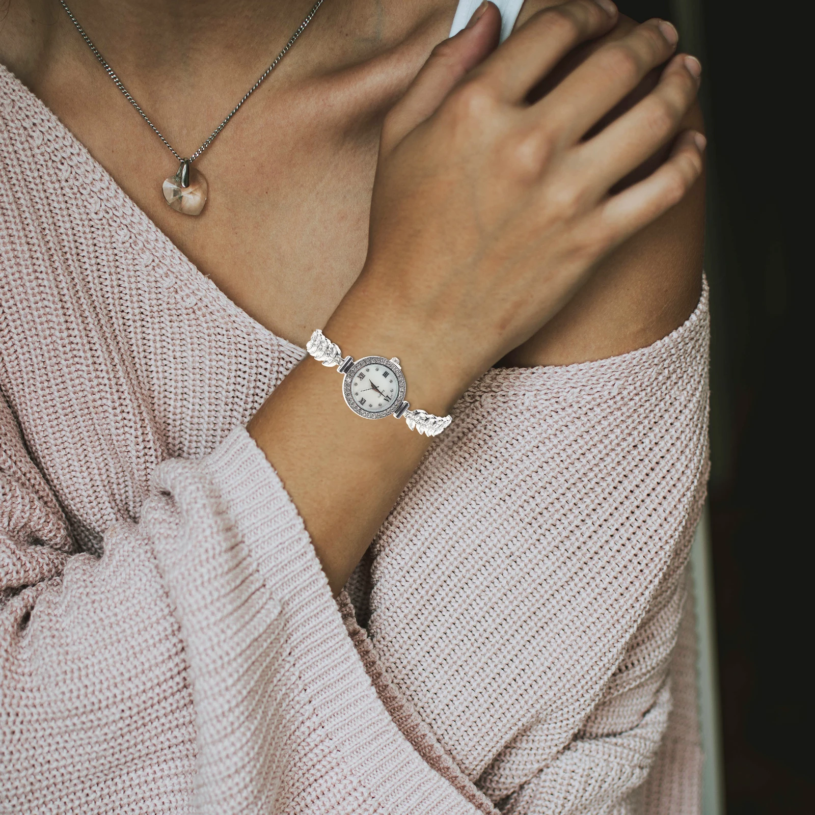 

Rhinestone Quartz Watches for Women Elegant Crystal Bracelet Watch Sets Dainty Silver Alloy Ladies Wristwatch Small Wrists Bling