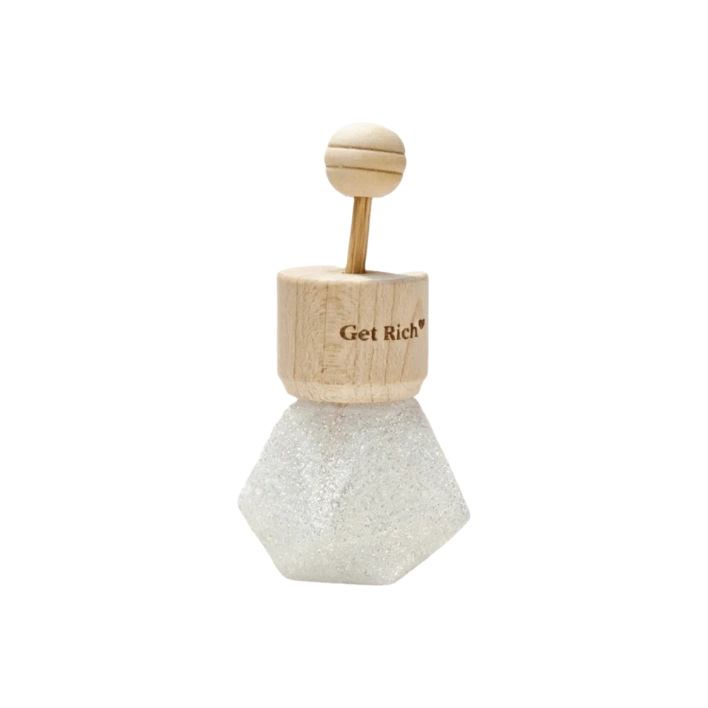 Ornament Portable Essential Oil Diffuser Mini Reusable Diffuser Bottle with Vent Clips Exquisite Auto Vent Diffuser Car Hanging