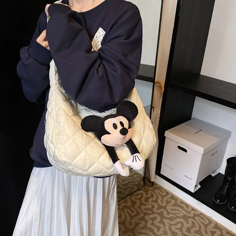 Disney Mickey Down กระเป๋าสะพายผ้าฝ้ายความจุขนาดใหญ่เทรนด์แฟชั่นกระเป๋าสะพายข้างอเนกประสงค์ตารางเพชรการ์ตูนกระเป๋าถือเรียบง่าย
