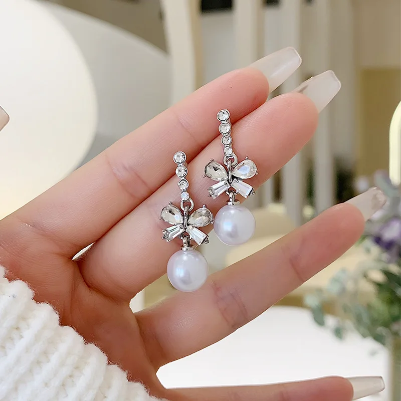 Rhinestone Butterfly Bow No Hole Ear Clips Trendy Zircon Bowknot Pearl Clip Earring Without Piercing for Women Party Wedding