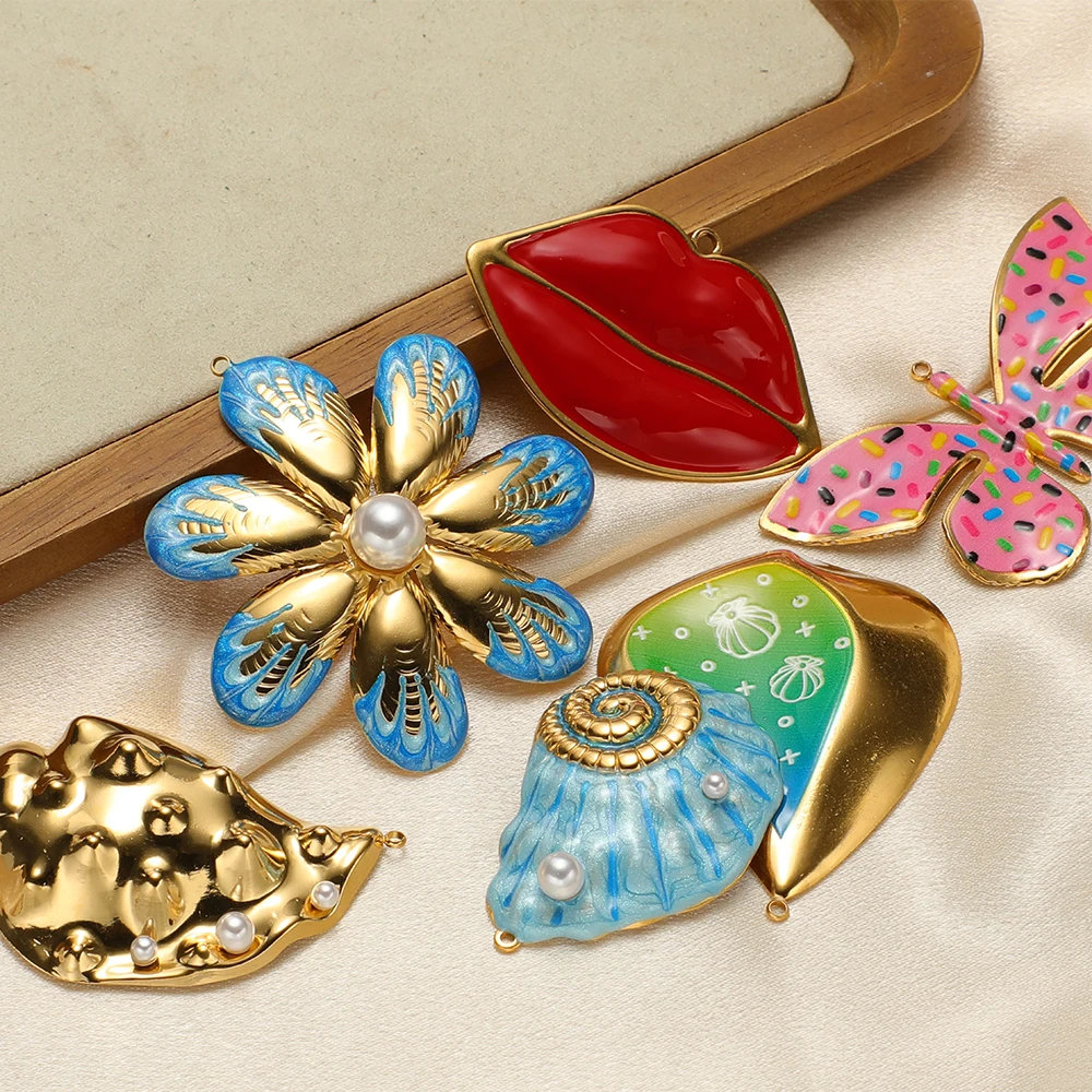 2 Stück Edelstahl-Anhänger mit großen Herzen, Blumen, Muscheln, Emaille und Perlen für DIY-Schmuckherstellung von Halsketten, Anhängern, Armbändern und Ohrringen – Detail 5