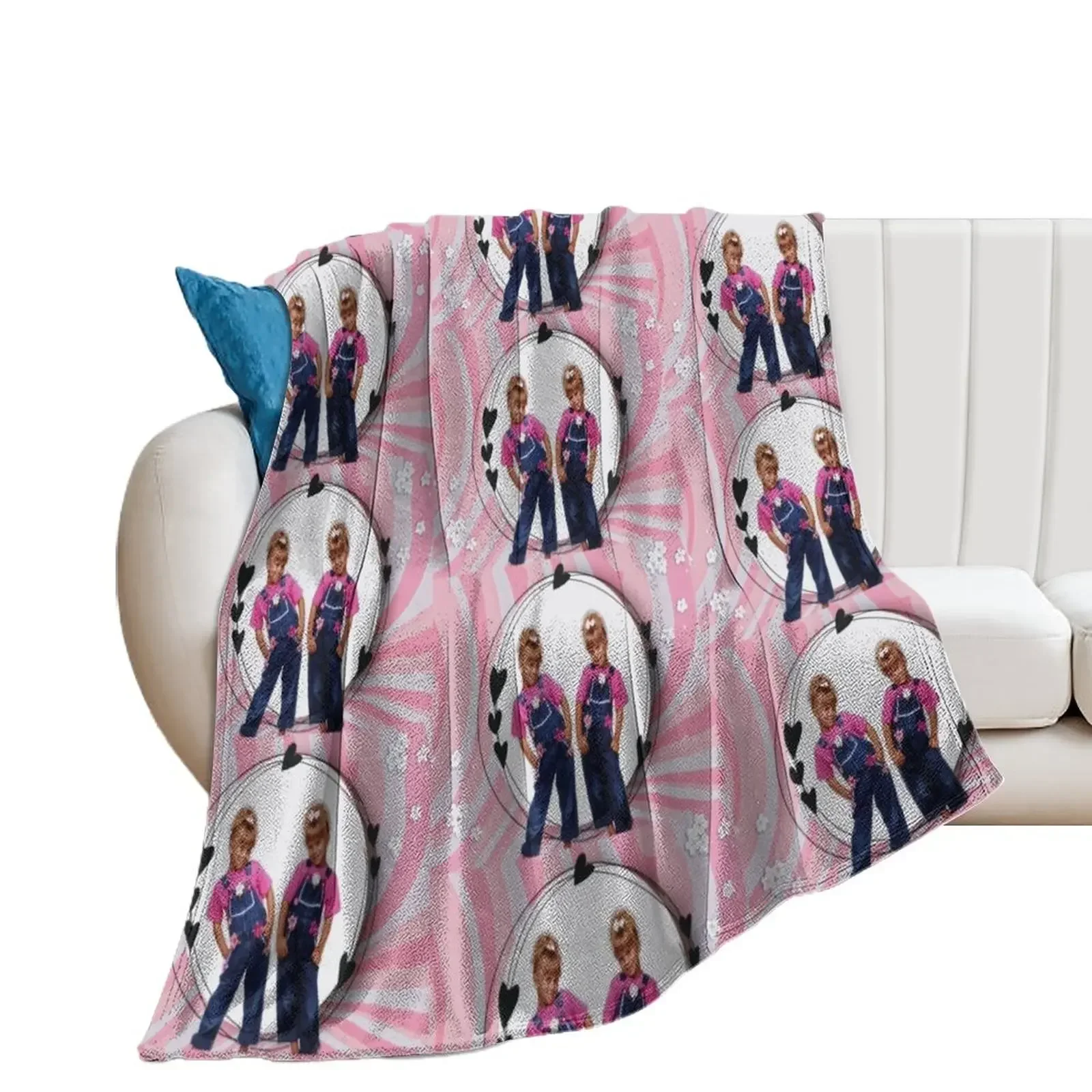 Mary Kate and Ashley olsen twins cute for kids Throw Blanket Retros Decoratives Blankets