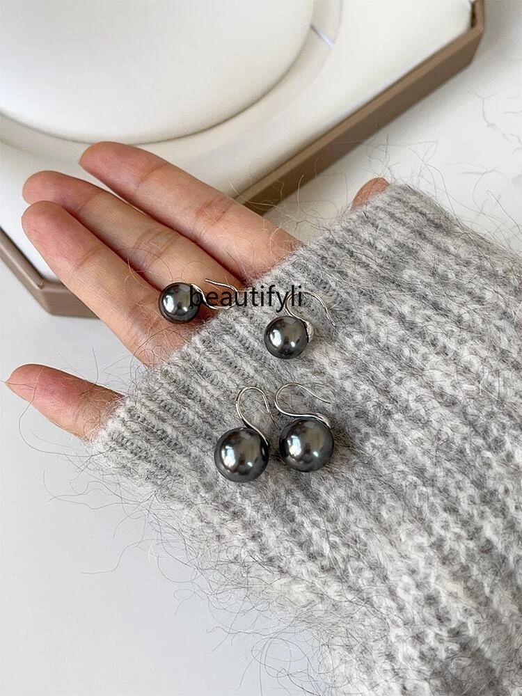 

New 925 silver needle strong light single pearl earrings autumn and winter French temperament ear hooks