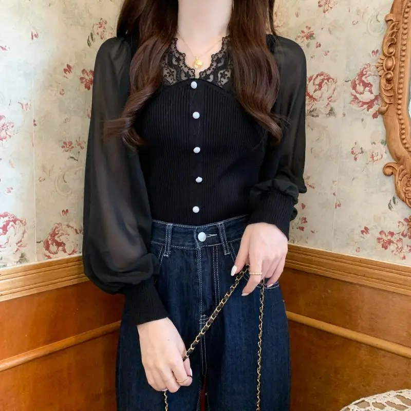 เสื้อไหมพรมแขนยาวคอวีสีพื้นแต่งลูกปัดและลายลูกไม้สไตล์ใหม่สำหรับฤดูใบไม้ร่วง