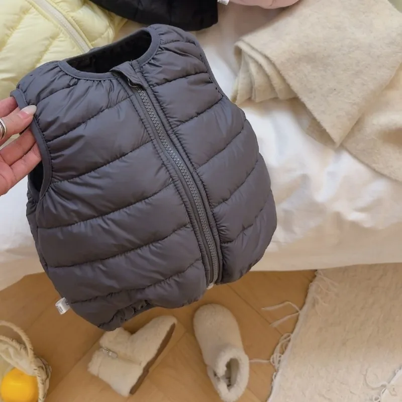 Vest 2026 New Boys and Girls Warm Pork Ribs Vest Winter New Fashion and Versatile Zipper Stylish Middle Aged Children