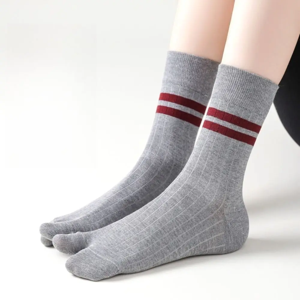 

2Pairs Stripe Two Toe Tube Socks Sweat Absorption Breathable Toe Mid Calf Socks Hosiery Cotton Toe Separator Socks Slippers