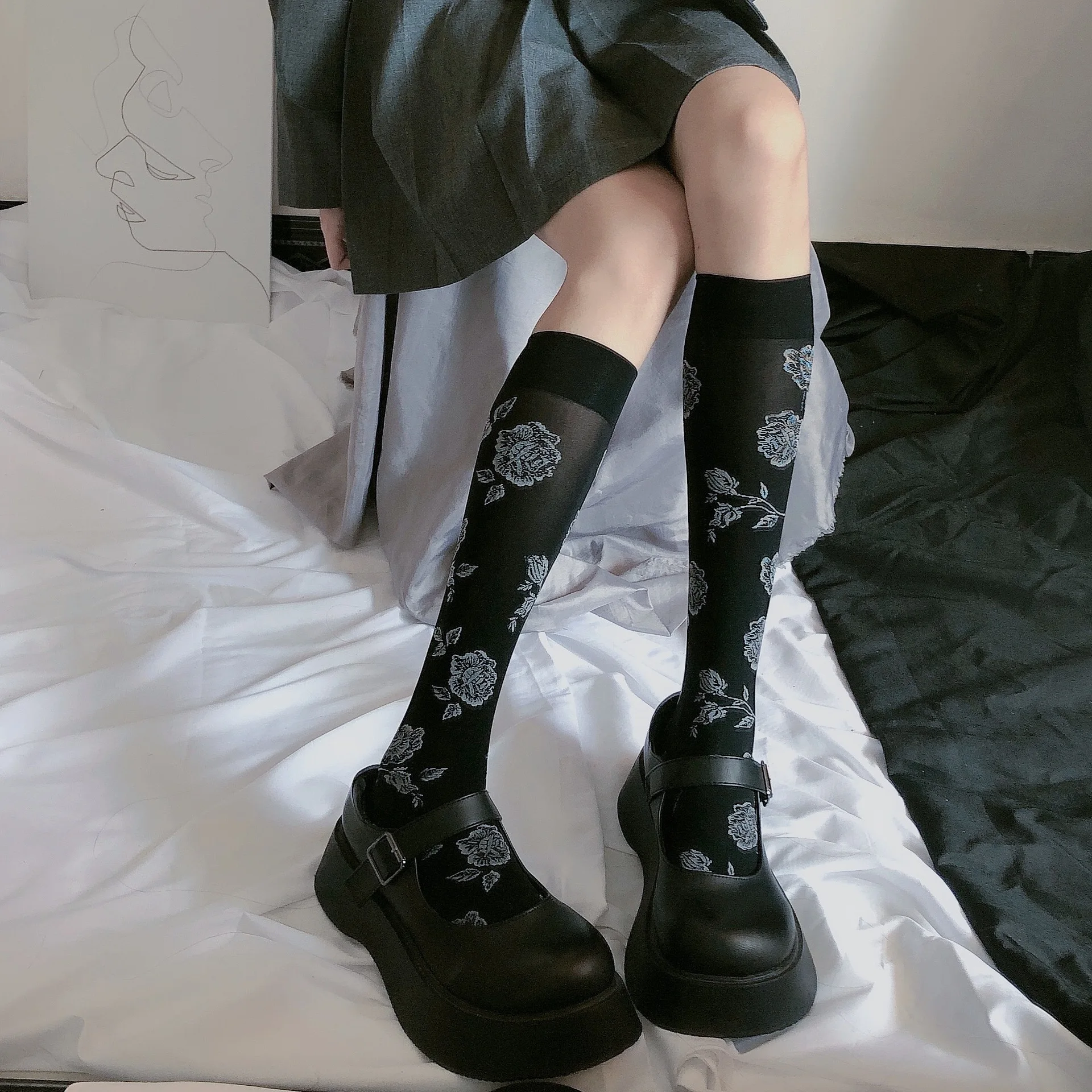 Medias de estilo japonés para mujer, calcetines largos Vintage con flores rosas, calcetines elásticos hasta la rodilla, medias JK Lolita para niñas, medias altas hasta el muslo