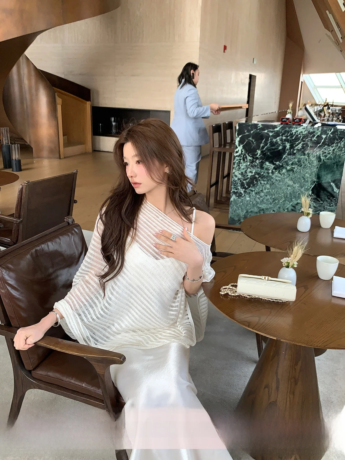 

Yoyozhang Zhang Yuyu Cloud Amber Secret Light Large Women's Knitted Sunscreen awl Spring Hollow out Cover up Outerwear