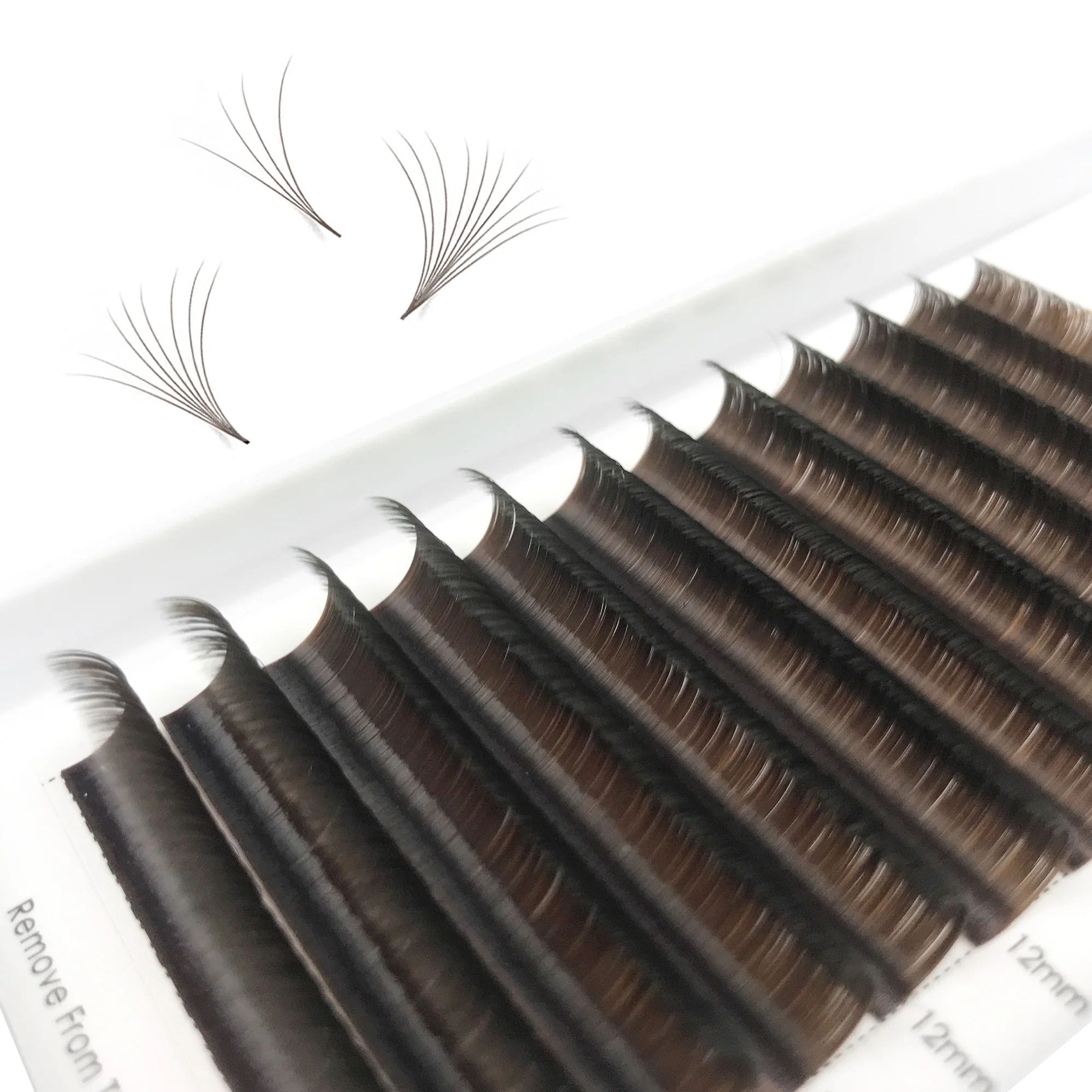 CoMango donkerbruine, gemakkelijk te gebruiken, bloeiende wimpers, premium mega volume wimperextensions, pluizige bruine wimpers voor gebruik in salons