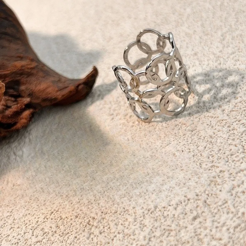 Creative Round Open Adjustable Ring for Men & Women, High‑End Unique‑Designed Band, Fashion Ornament for Party & Casual Outfits
