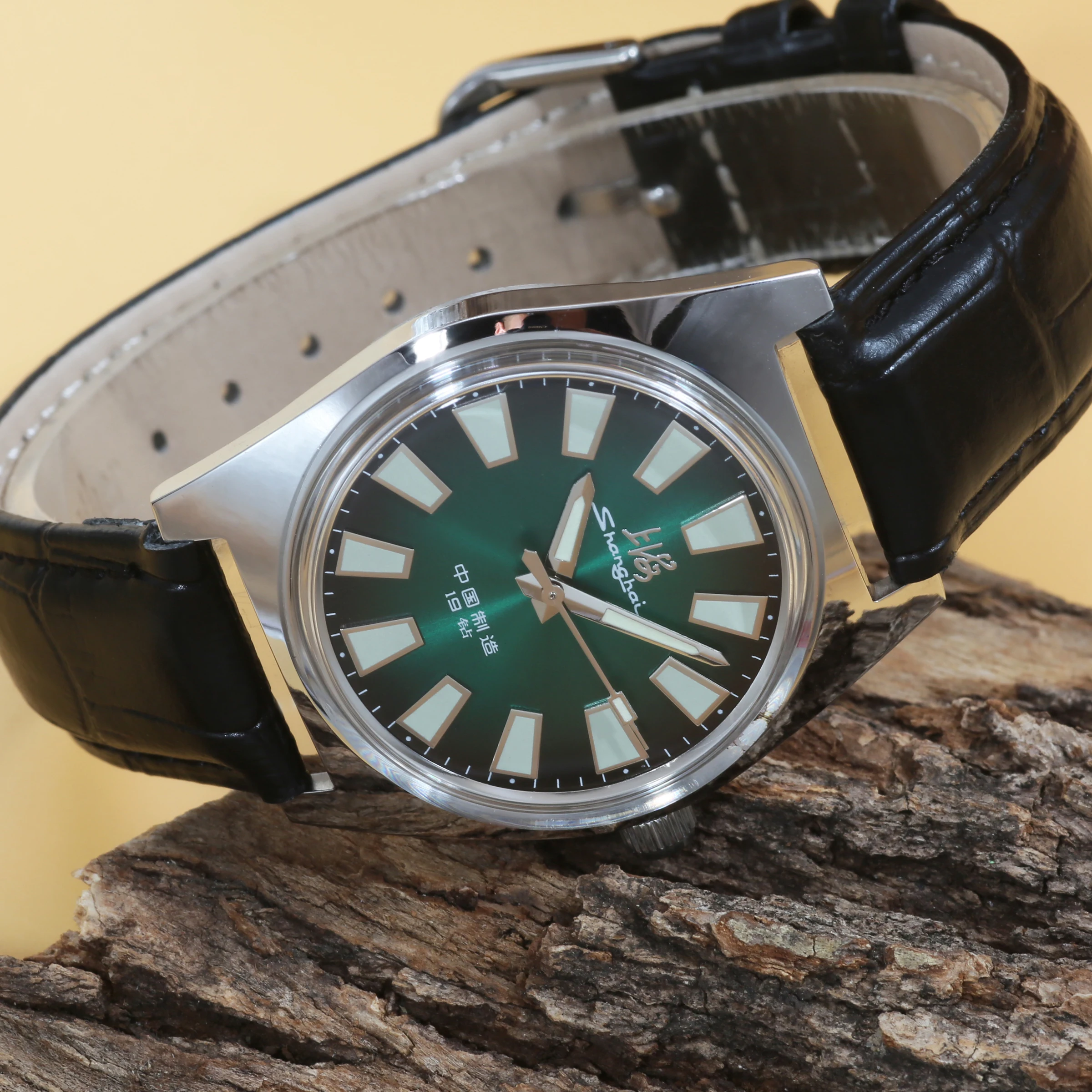 China Shanghai Dress Watch Vintage Collector Timepiece Gift for Gentlemen Wholesale Drop Shipping Factory Supply