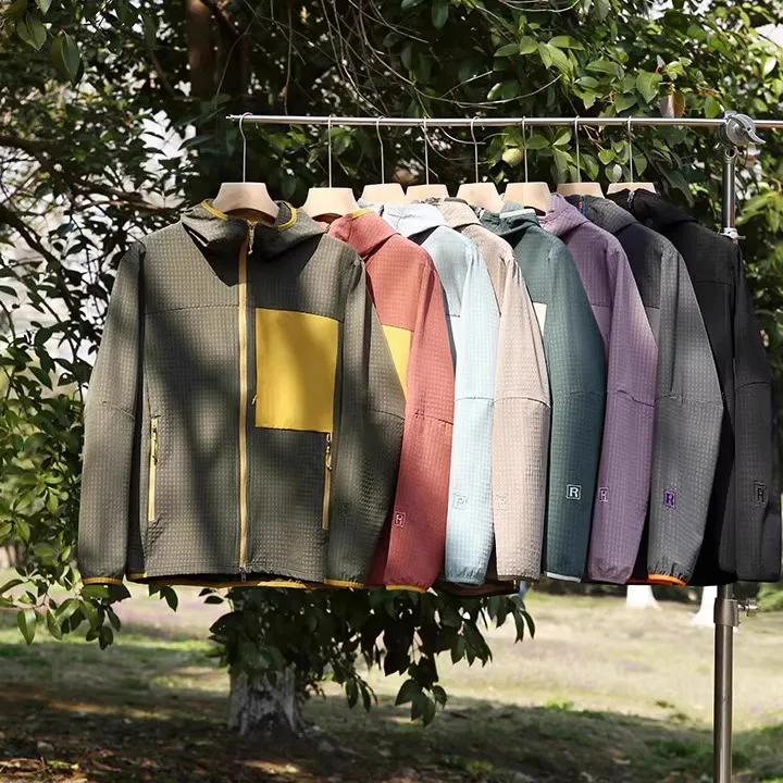 

Outdoor Sports Jaet Hooded Zipper Closure Breathable Tech Fabric 3D Tailoring ex Youth Regular Sve Length Long