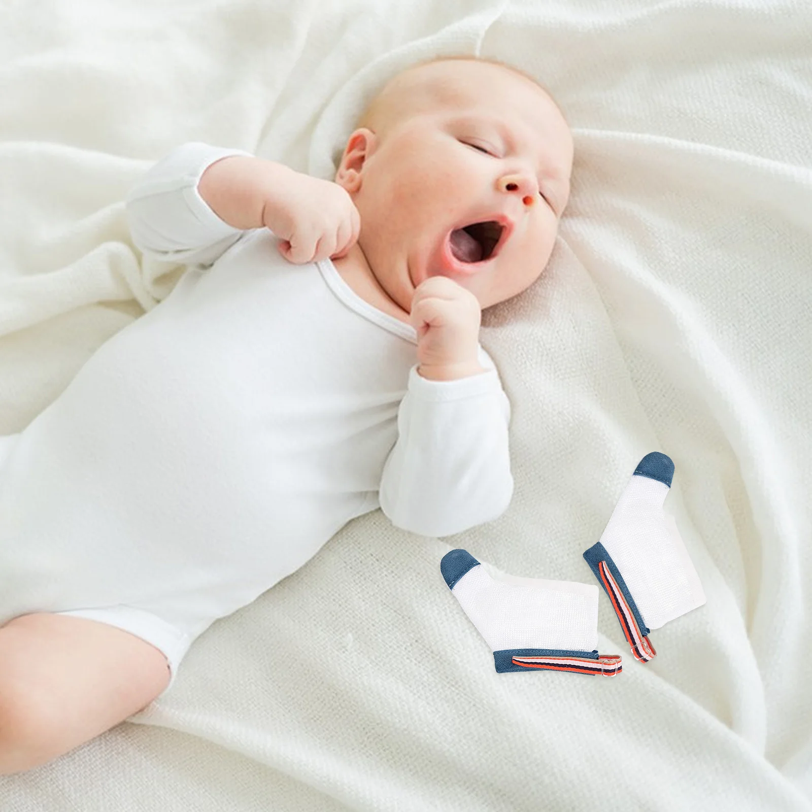 Рисунок 4 - 2 пары детских варежек против сосания большого пальца