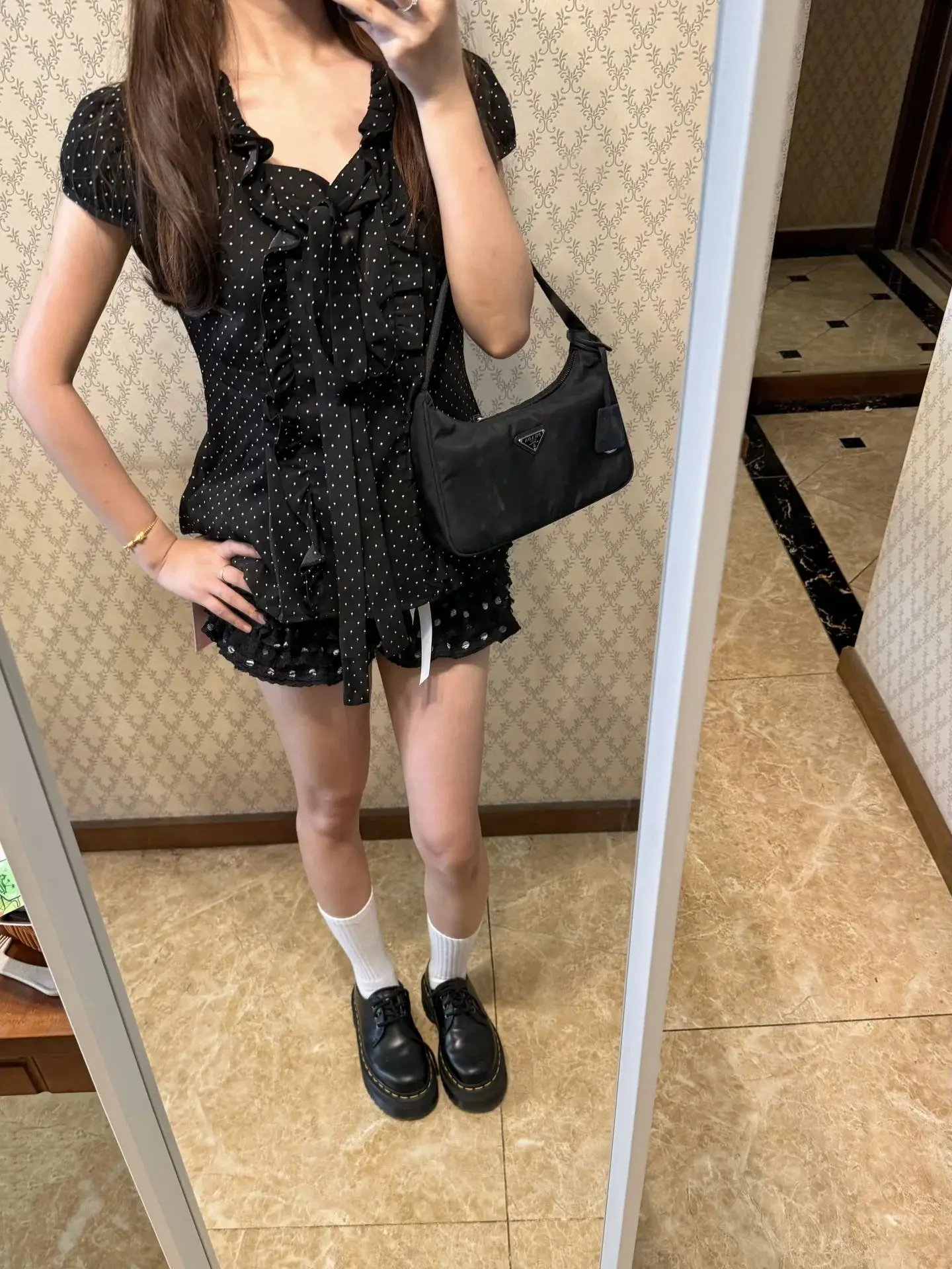 เสื้อผู้หญิงทรงสลิมฟิต ลายจุดสวยงาม สไตล์เกาหลี สำหรับฤดูร้อน ให้ลุคหวานซ่อนเปรี้ยว