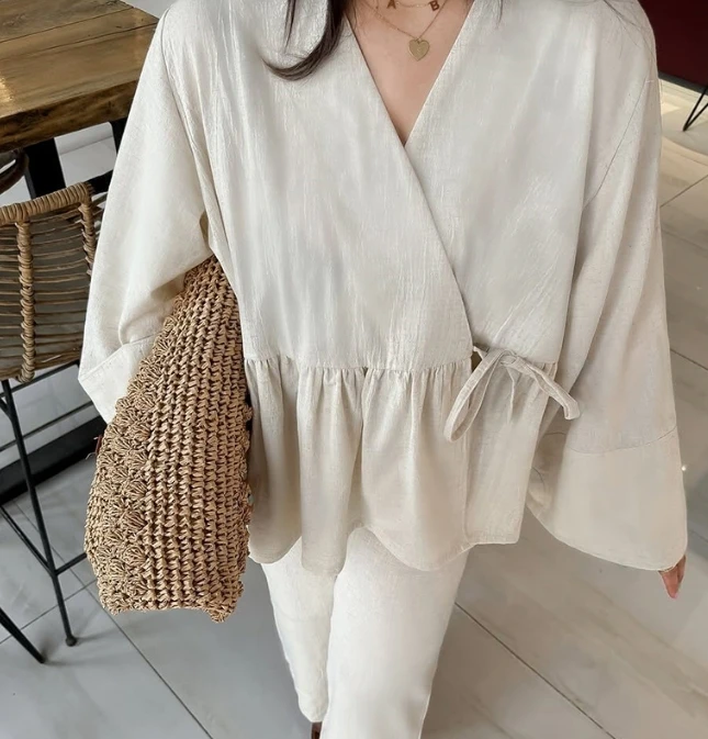 Женский комплект весны/лета 2025 года, новый дизайн с v-образным вырезом, свободный кружевной топ, широкие брюки