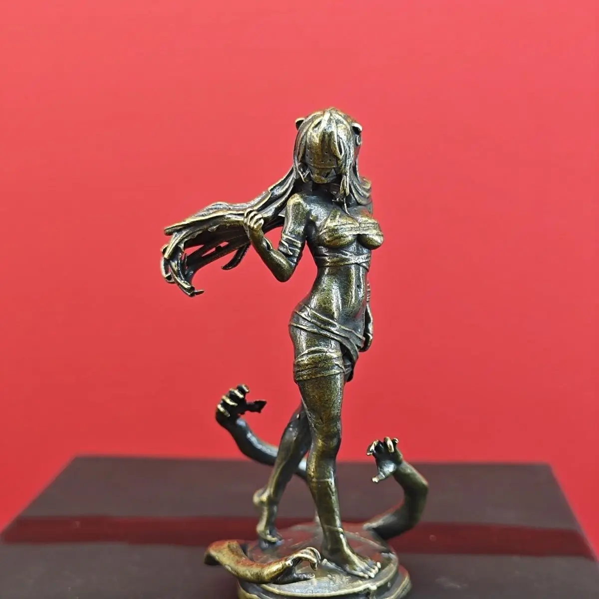 ​​6.2cm/2.44inch Brass Anime Girl Statue - Elegant Pose Mini Figurine for Desktop and PC Case Decor, Collectible Ornament​​