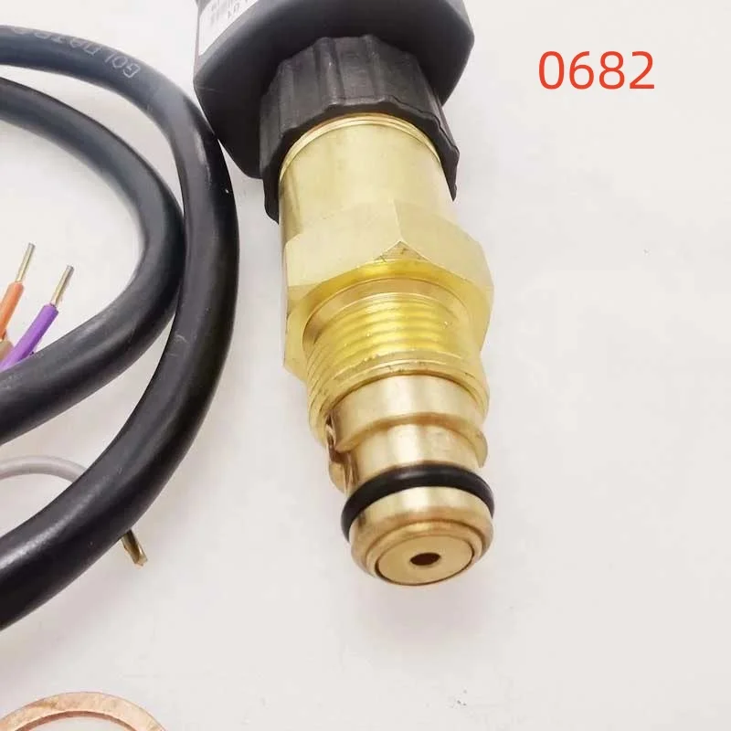 34731911   4H-15.2 4GE-23 6GE-34 6G-30.2 6FE-44 6F-50.2 فرق ضغط الزيت الإلكتروني لضاغط التبريد