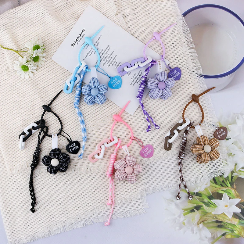 Cute Flower Keychain Pendant Earphone Camera Chain Sweet Versatile Keychain Fashion Backpack Decoration Accessories Gifts