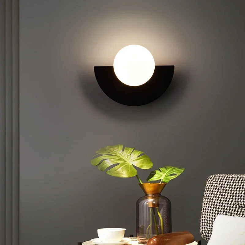 Nordic Ball โคมไฟติดผนัง Macaron LED Wall Light ห้องนอนข้างเตียง Simple Designer Living Aisle Corridor Study Home Decor Sconce