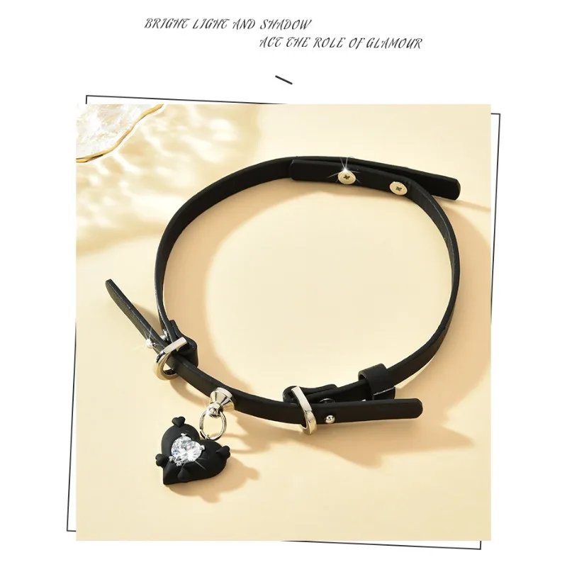 

2025 Heart-shaped collar, long neck chain, women's neck, women's neck strap, black heart pendant, genuine leather rivet collar