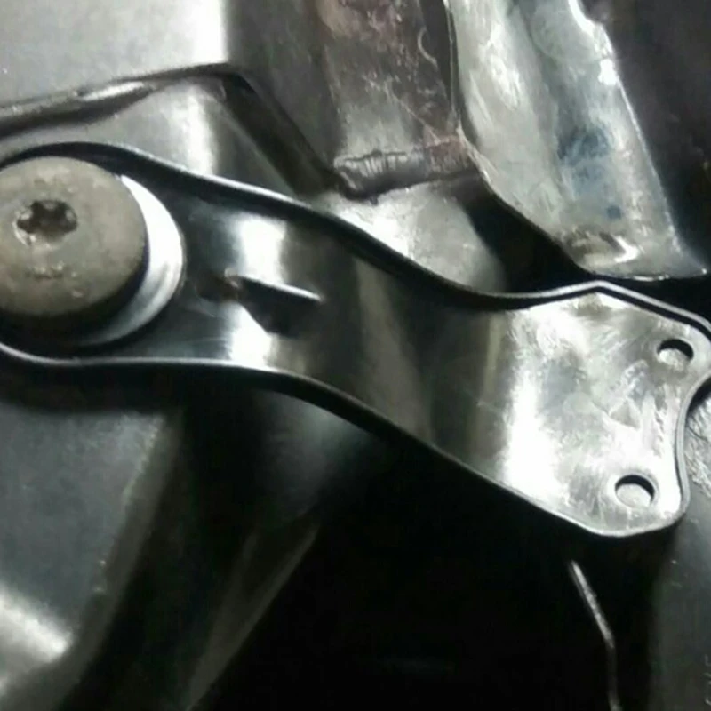 

Кронштейны для ремонта галогенных фар BMW 5 серии E60 E61 2003-2010 63126949633 63126949634