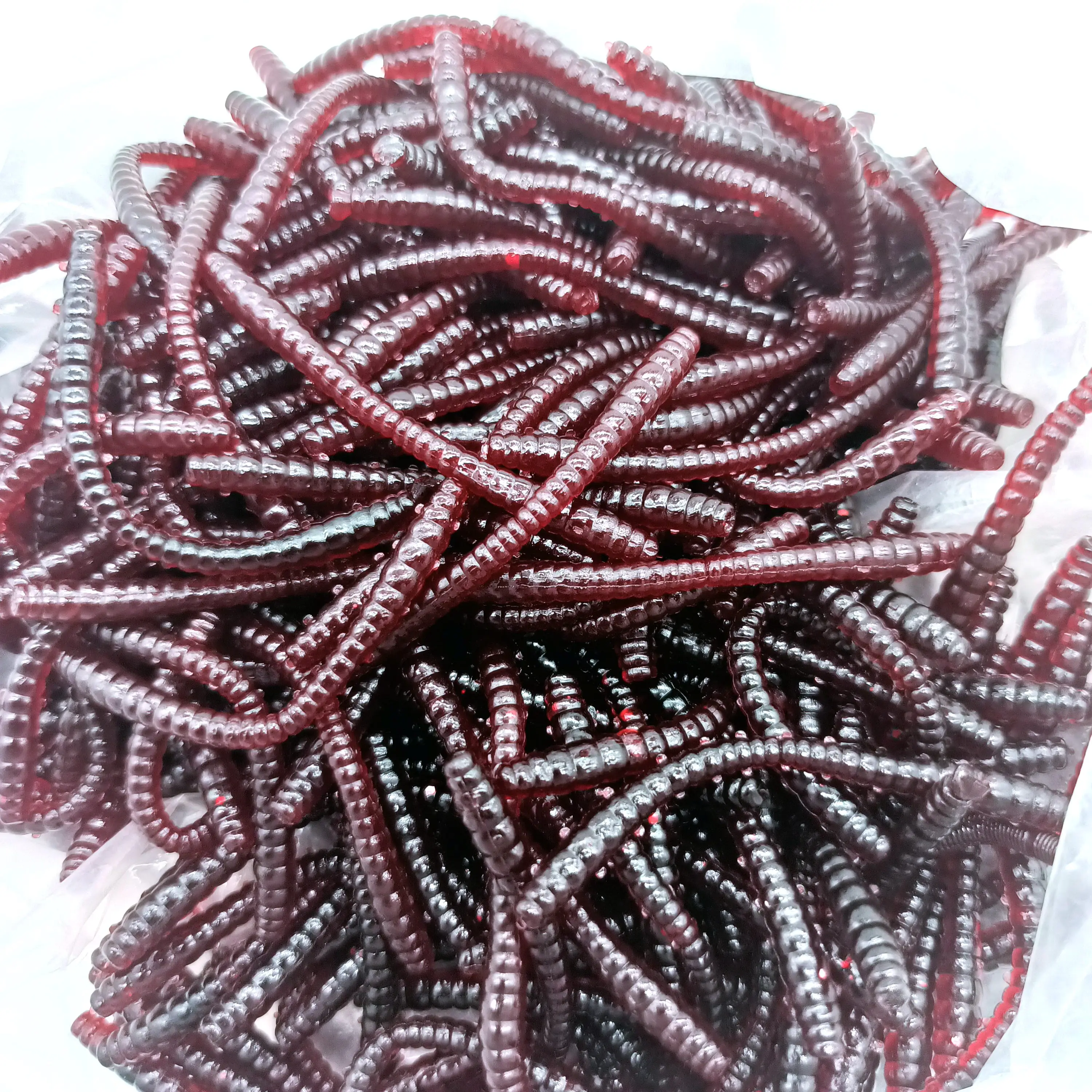 DUODUOYU 30PCS Earthworm Soft Fishing Lures 0.57g/55mm Lifelike Fishy Smell Red Soft Lures Simulation Earthworm Luminous Worms