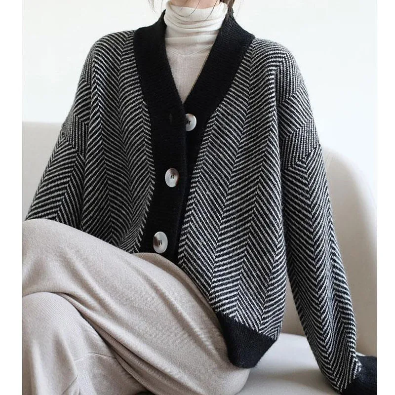 New Autumn/winter Korean Version Lazy Style Retro Stripes Loose and Versatile Western Style Women\'s Knitted Cardigan Sweater