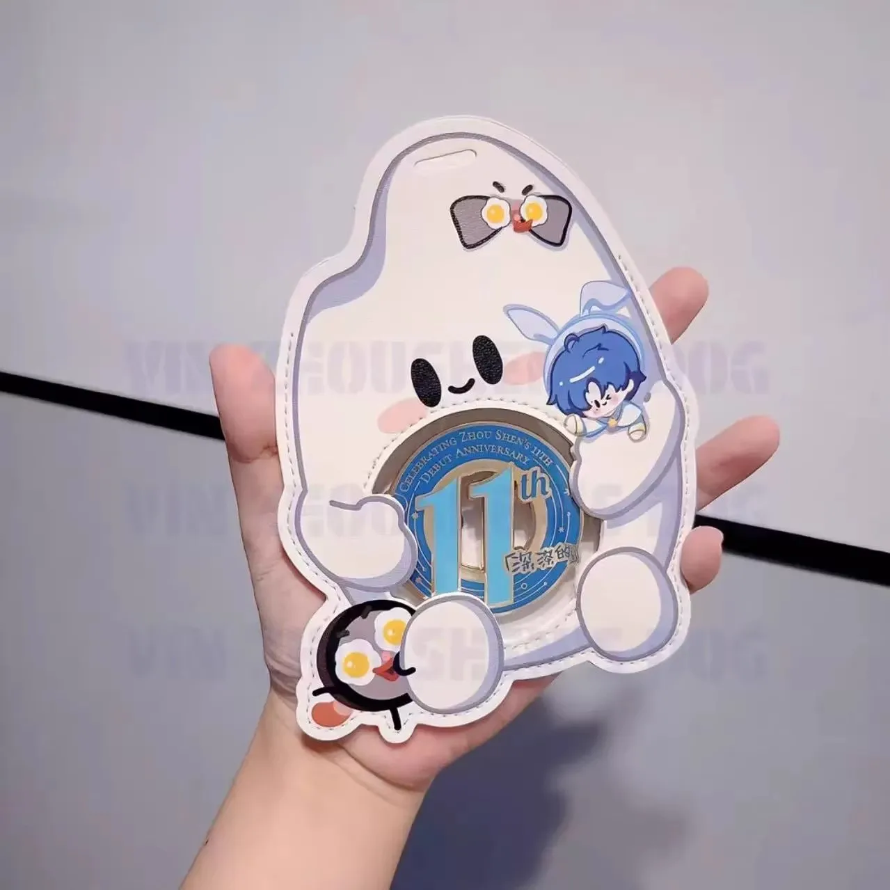 ディープ11周年記念周辺グッズ レザーバッジ、高級感あふれる保護カードケース、ファン応援デコレーション記念品