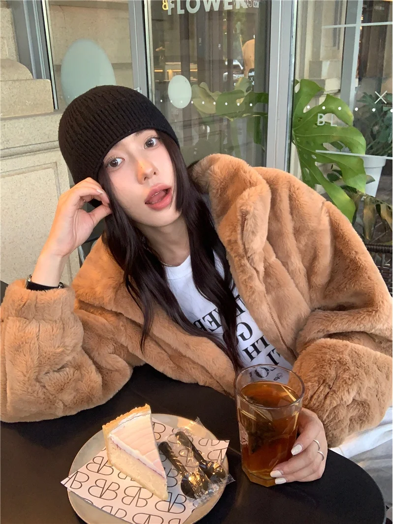 

Женский кардиган Ele из искусственного меха, весна 2026, новинка, теплый, комбинированный (мех и кожа), повседневный, свободного кроя, без рукавов