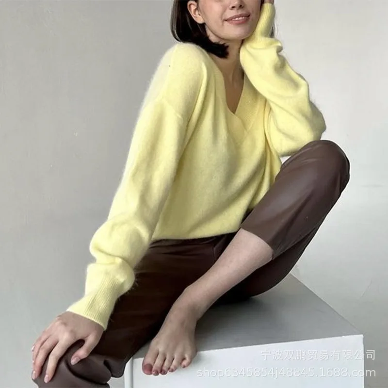 F/W 2025 المرأة الخامس الرقبة فو المنك متماسكة سترة الأوروبية تصميمة خيوط فائقة النعومة معتمدة بانتون باري شيك كنزة بمقاس كبير