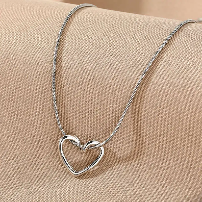 Vienkim  Fashion Heart Pendant Necklace for Girls Women Korean Trend Long Sweater Neck Chain Necklaces Cute Chokers Jewelry