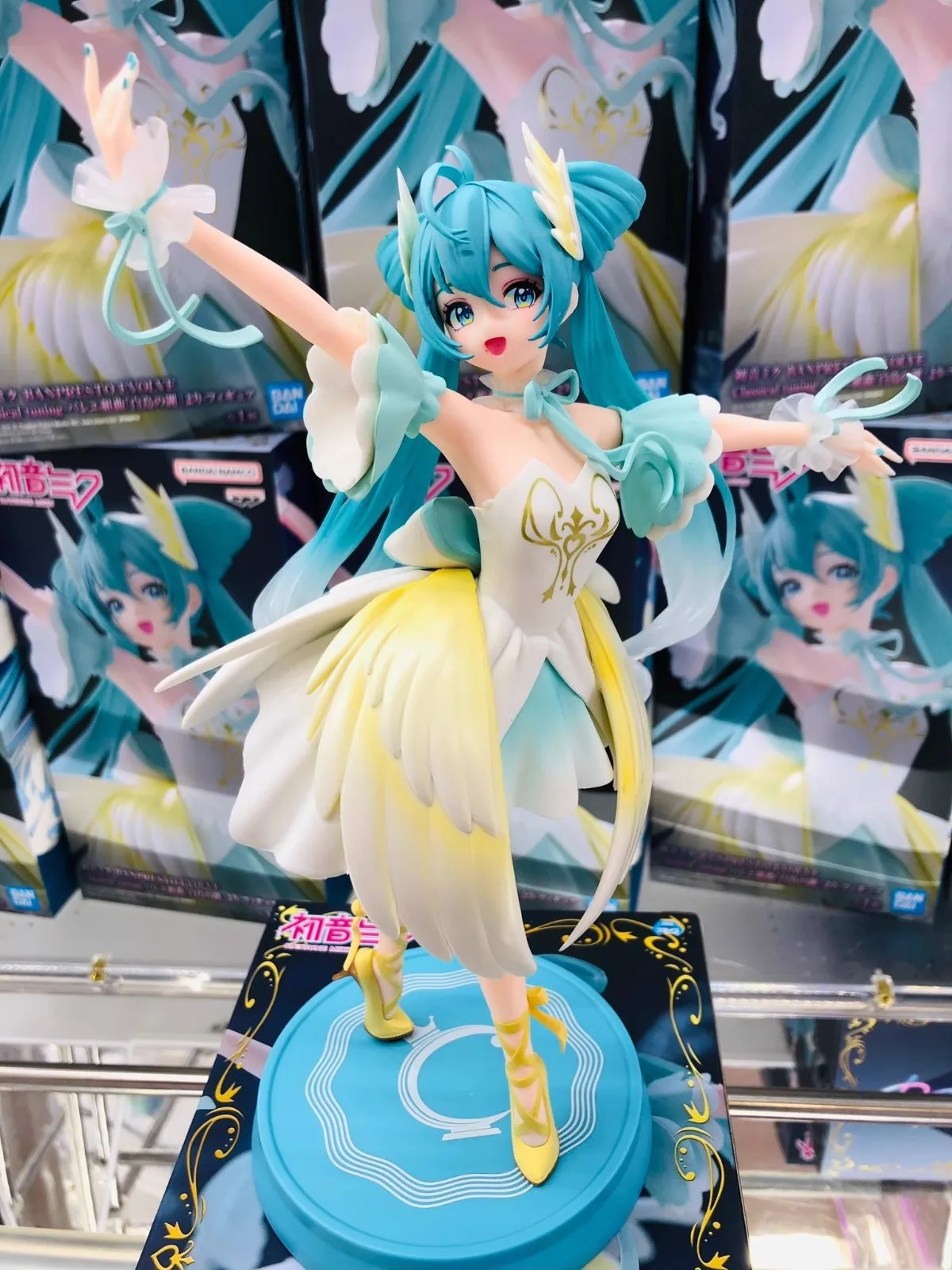

Original Banpresto Hatsune Miku Swan Lake Evolve Ciassical Tuning Anime Figure Miku Collection Model Doll Toys Birthday Gifts