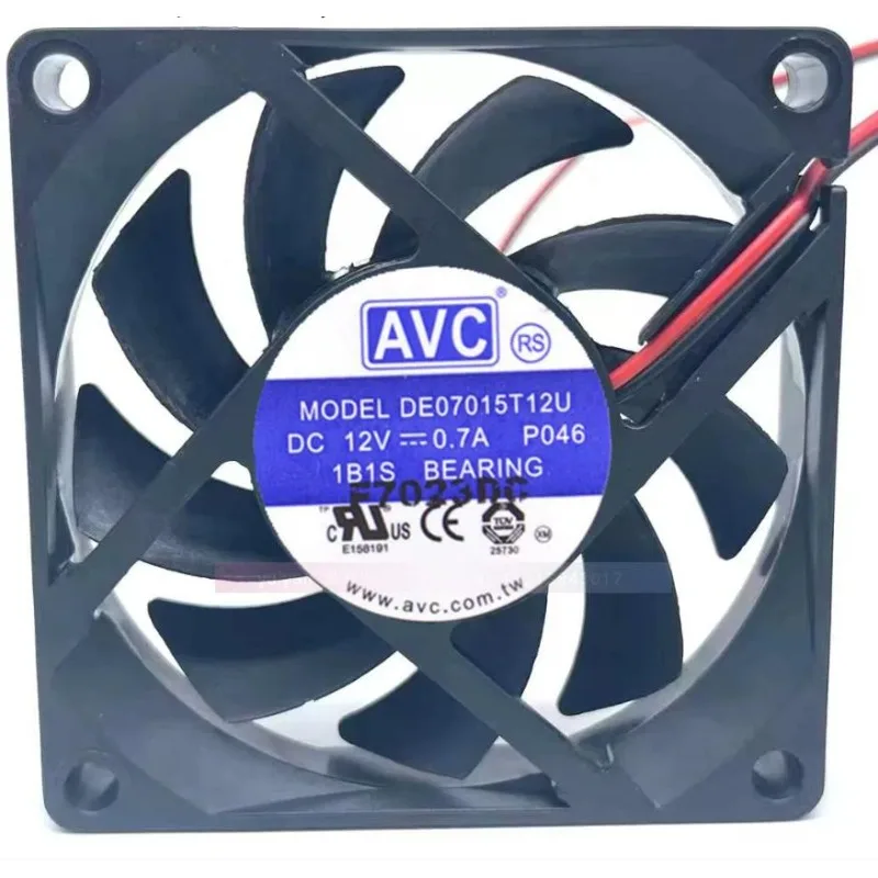 

Вентилятор охлаждения корпуса AVC DE07015T12U 7015 12V 0.7A 7 см с большим объемом воздуха, 70x70x15 мм