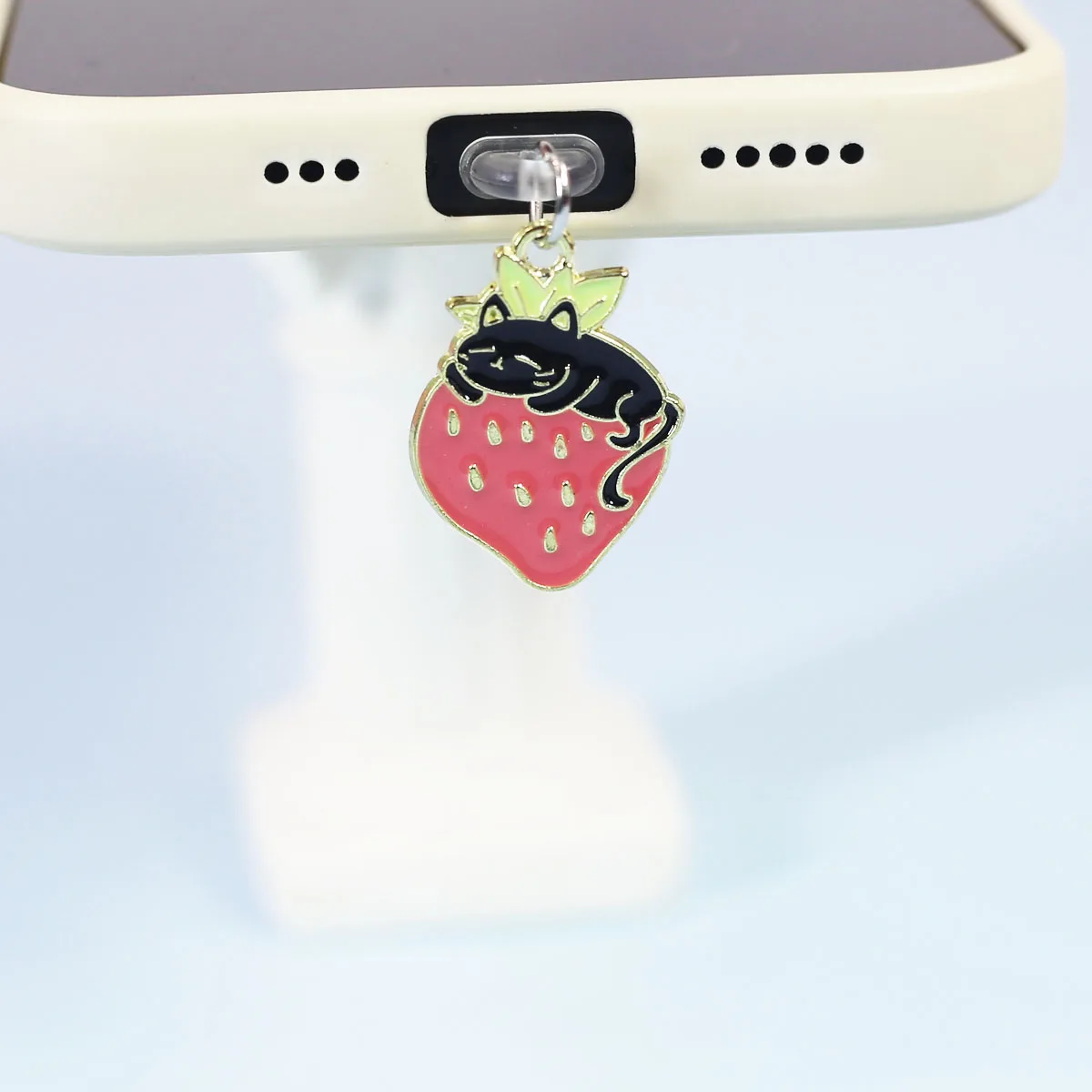 Cute lazy cat sleeping on strawberries phone dust plug, black and white happy cat pendant pendant, for iPhone/Type-C/Xiaomi