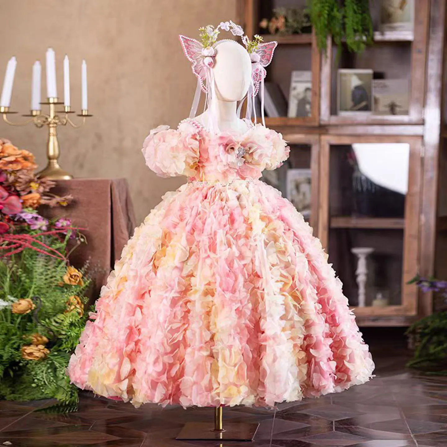 Dreamy Vow J289 Splendido abito da ragazza rosa con ornamenti floreali con copricapo per bambini Eid al-Fitr Abito da ballo per festa di compleanno di nozze