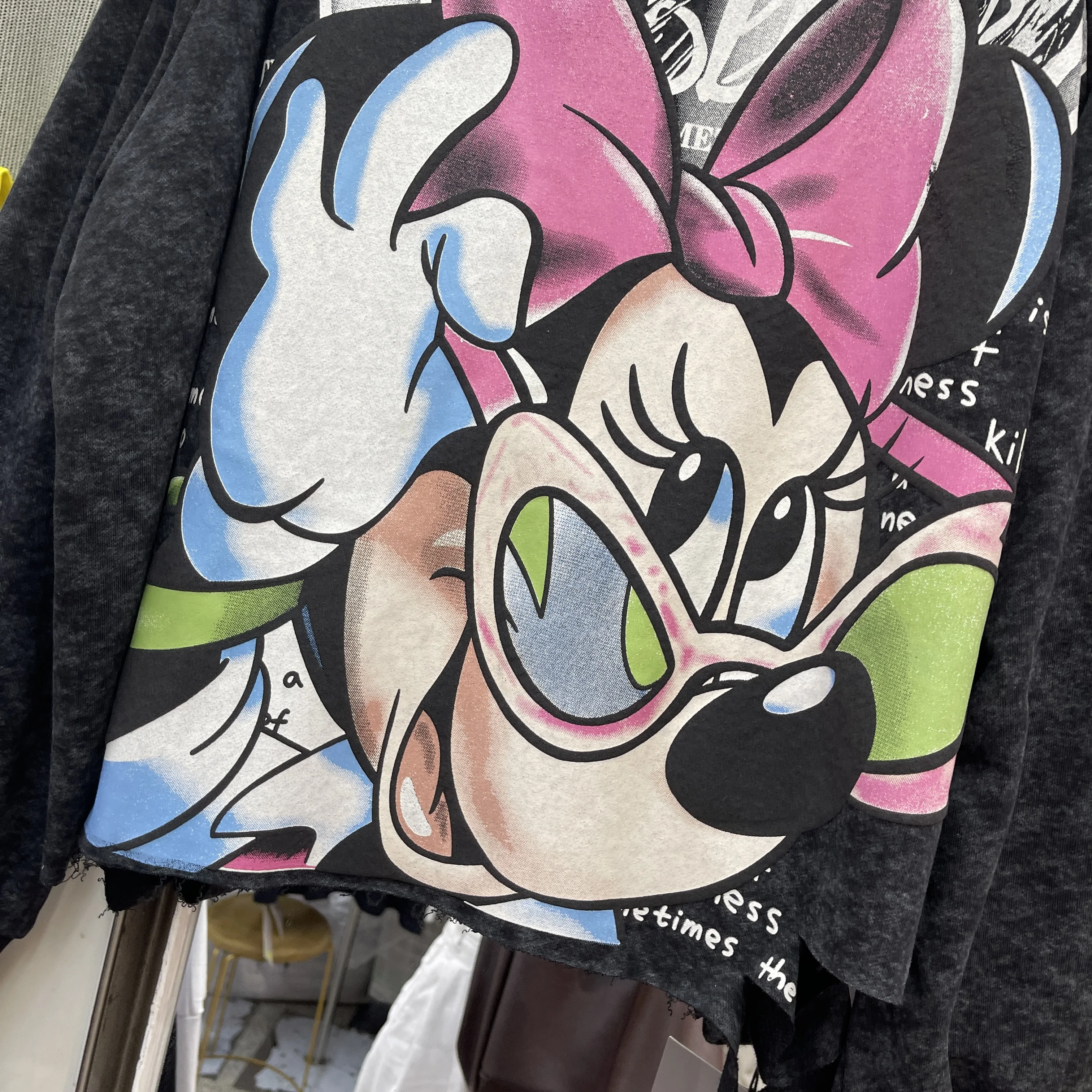 2025 ฤดูใบไม้ร่วงHeavyการ์ตูนพิมพ์หลวมผ้าฝ้ายรอบคอPulloverเสื้อแขนยาวผู้หญิงสีดําKawaiiเสื้อผ้า