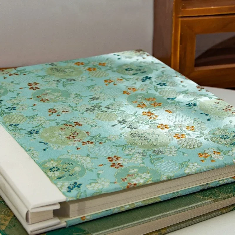 

Cloth-covered Photo Album with Film Coating Self-adhesive Commemorative Album Large-capacity Family DIY Photo Storage Book