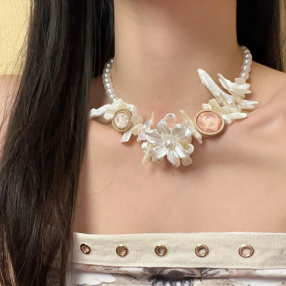 Fashionable Natural Pearl Mother Shell Flower Necklace Handmade Beaded Collarbone Chain Unique Versatile Trendy Neckwear