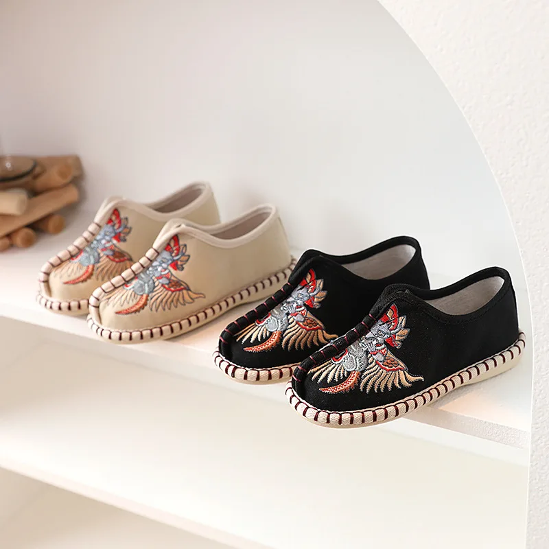 Beijing Embroidered Shoes Spring Girls Old Children's Chinese Cloth Shoes Ancient Costume Embroidery Shoes Dance Shoes Handmade