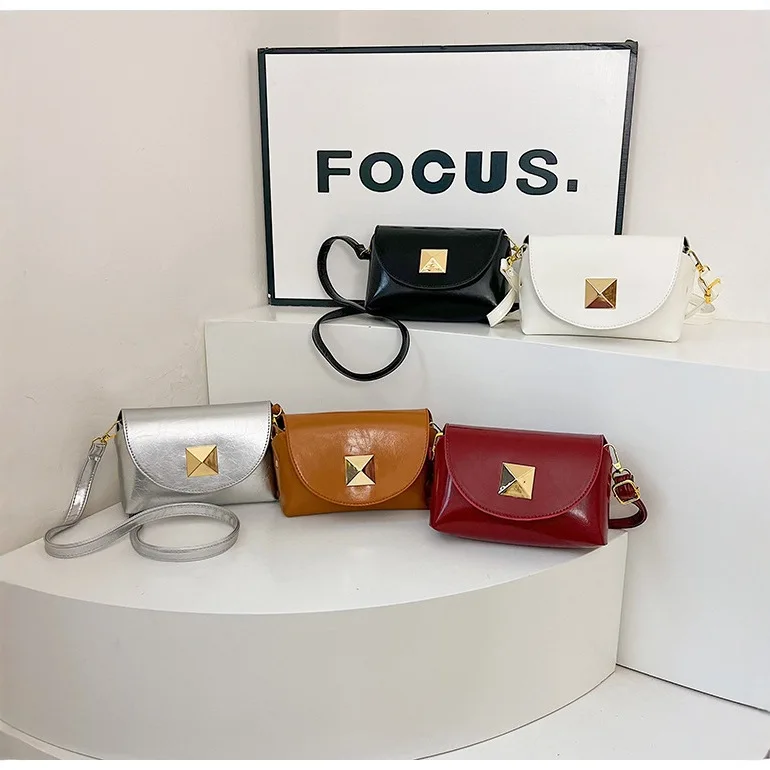 

2025 Autumn Winter Vintage Shoulder Bag, Women's Chic Crossbody Purse, Day to Night Sling Bag, Minimalist Top Handle Bag