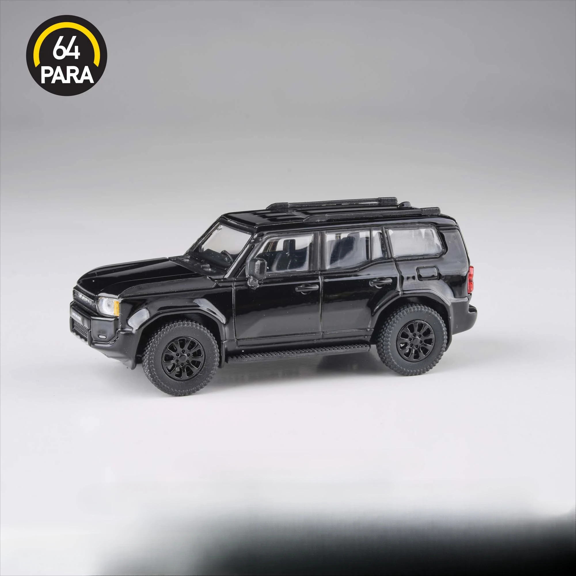 

** Предварительный заказ** Модель автомобиля PARA64 1:64 Mk5 Prado 250, черная литая под давлением