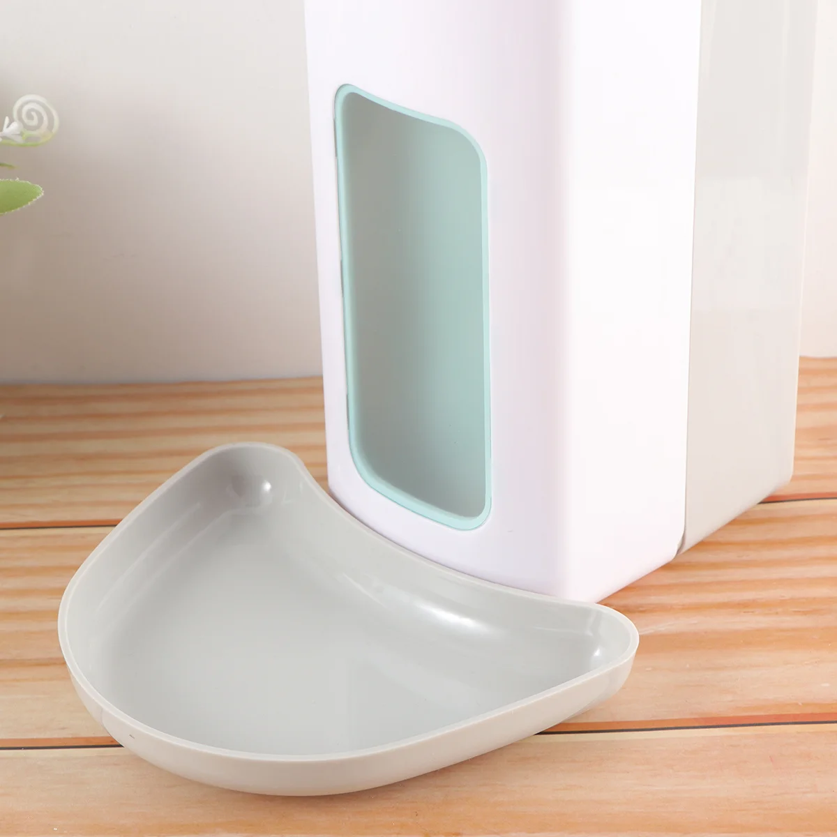 

1Pcs Wall Mounted Liquid Soap Dispenser Manual Stainless Steel ABS for Home Hotel Bathroom Kitchen Large Capacity