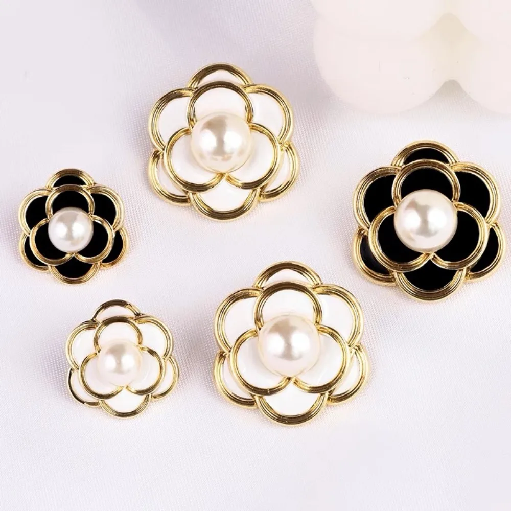 10 Pieces Fashion Black and White Camellia Pearl Gold Edge Metal Buttons Coat Shirt Dress Suit Fine Decorative Hand-sewn Buttons