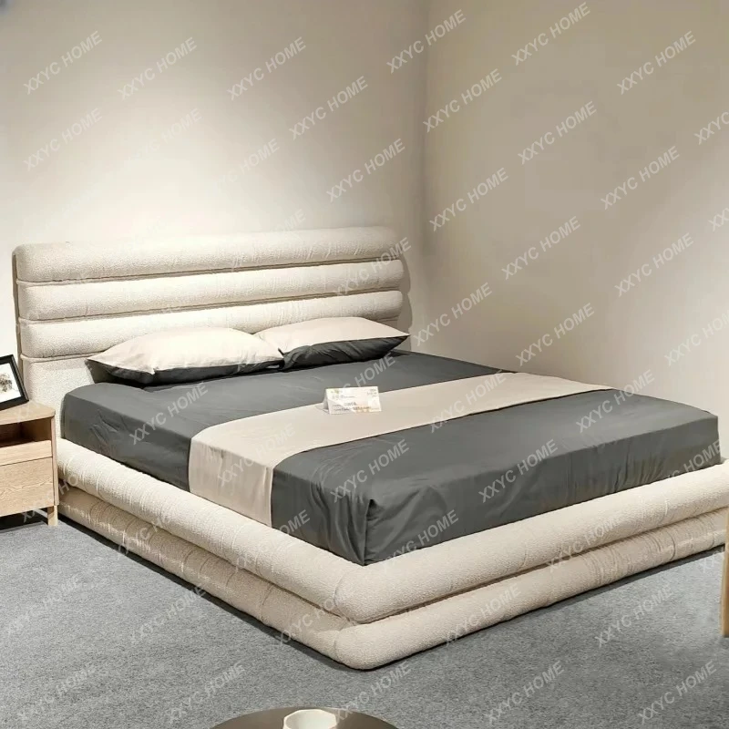 

Кровать для главной спальни в стиле ретро с волнообразным дизайном, кремового цвета, в стиле принцессы.