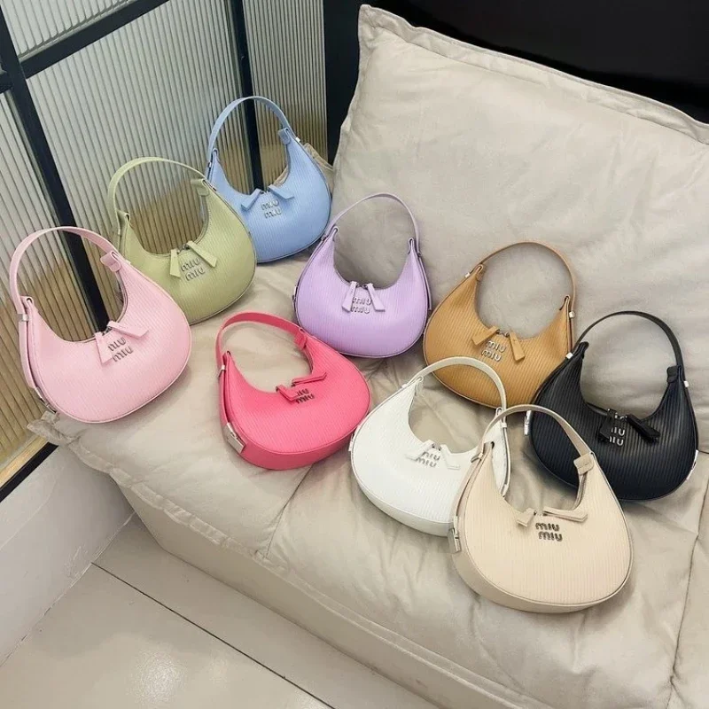 

Famous Designer Elegant Handbag For Women, Leather Material With Chic Touch, Tote Bag Ideal For Special Events